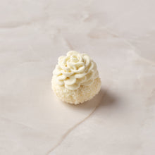 Load image into Gallery viewer, Exotic Pavlova
