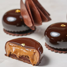 Load image into Gallery viewer, Coffee Chocolate Caramel Cake

